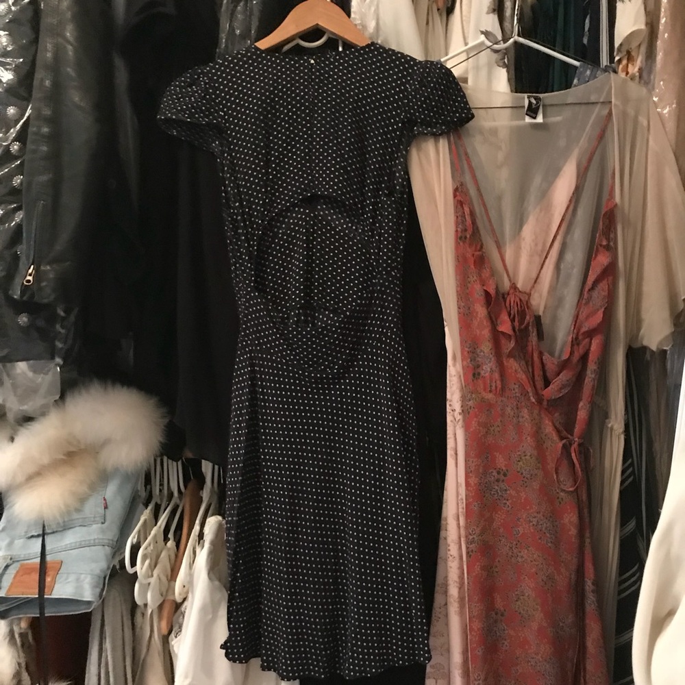 ❌SOLD❌ Reformation Macintosh Dotted Mini Dress XS - Picture 5 of 7